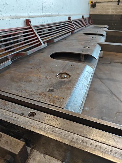 Used BRUGT HYDRAULISK MASKINSAKS FABR. BAYKAL, MODEL MGH 3100 x 10