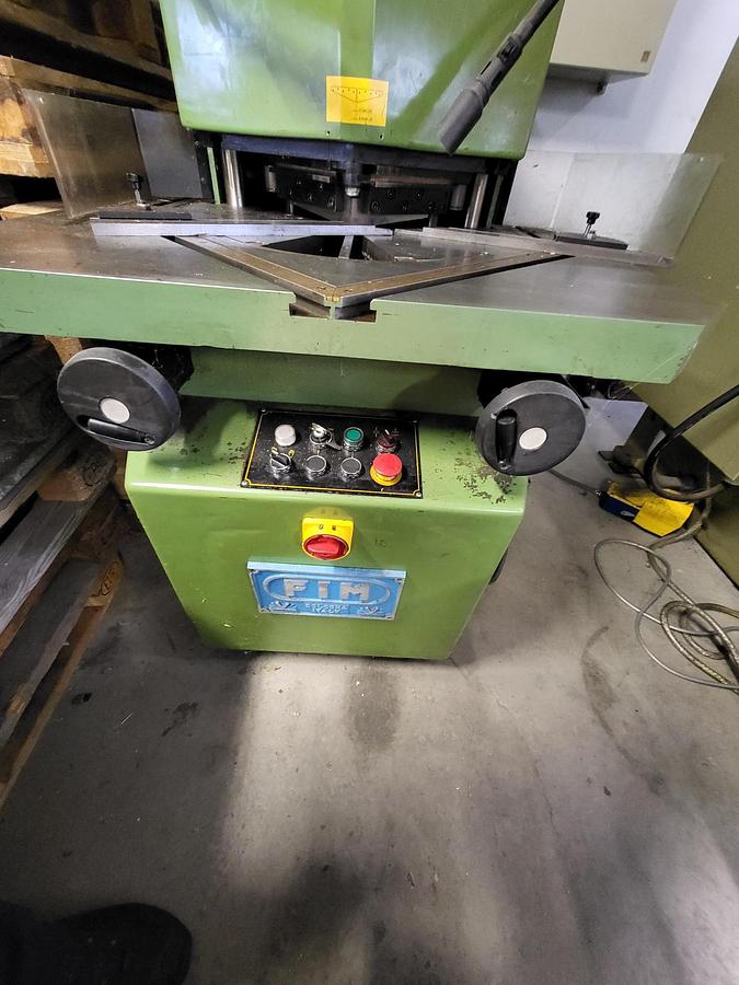 Used BRUGT HJØRNEUDKLINKER FABR. FIM, MODEL VERSA 204