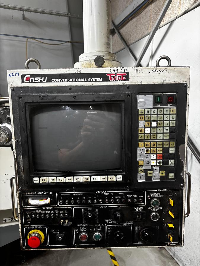 Used BRUGT VERTIKALT BEARBEJDNINGSCENTER FABR. ENSHU, MODEL 650 V