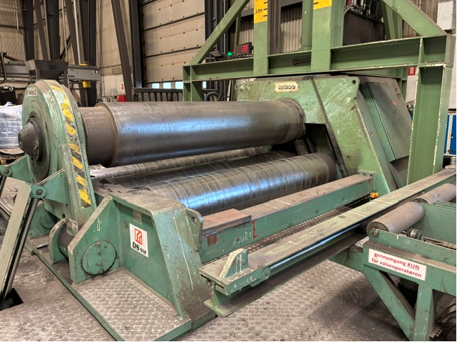 Used USED CNC-BENDING ROLL MANUF. ROUNDO, MODEL PAS 700