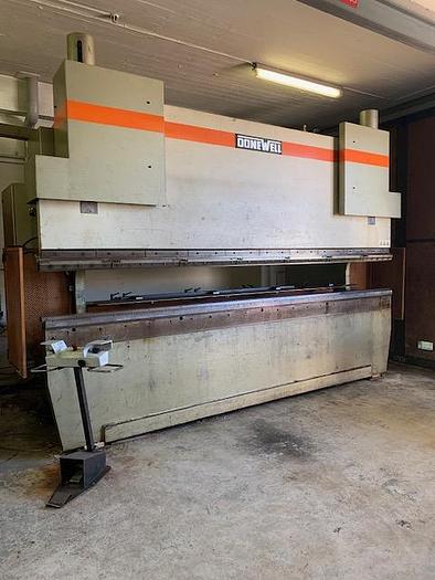 Used BRUGT CNC-KANTPRESSE, FABRIKAT DONEWELL