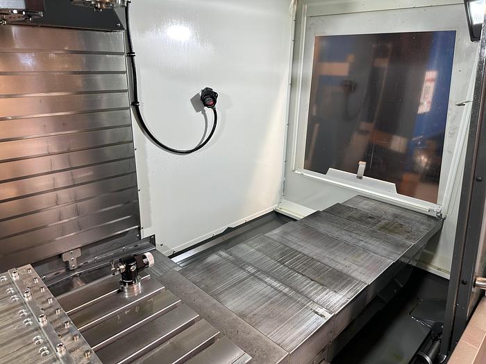 Used BRUGT VERTIKALT BEARBEJDNINGSCENTER HAAS, MODEL VF 4SS - ÅRGANG 2021