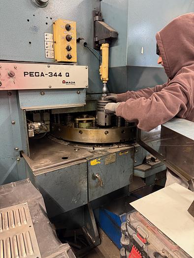 Used BRUGT CNC-REVOLVERSTANSER FABR. AMADA, MODEL PEGA 304040