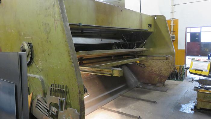 Used BRUGT HYDRAULISK MASKINSAKS FABR. SAFAN, MODEL PI 20-F4100