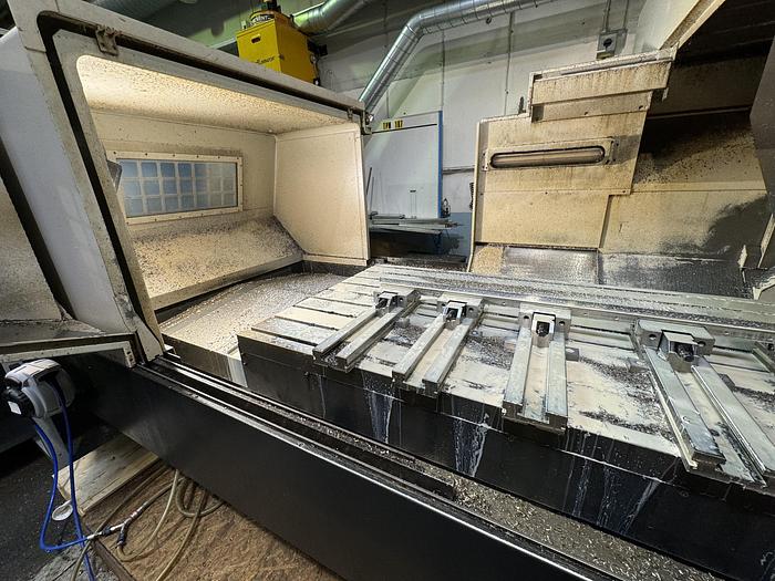 Used BRUGT VERTIKALT BEARBEJDNINGSCENTER FABR. MAZAK, MODEL FJV 60/80