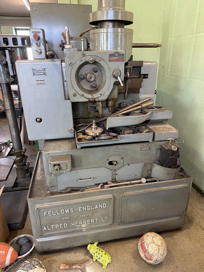 Used BRUGT TANDHJULSSTIKKE MASKINE MANUF FELLWOS MODEL 7125 A