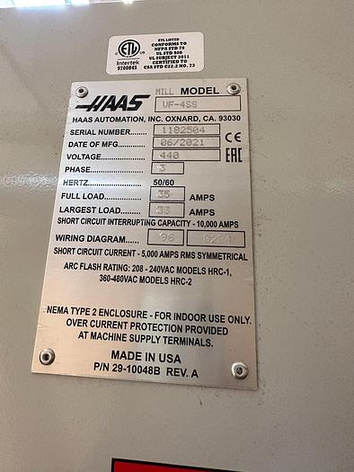 Used BRUGT VERTIKALT BEARBEJDNINGSCENTER HAAS, MODEL VF 4SS - ÅRGANG 2021