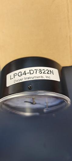 DWYER VACUUM PRESSURE GAGE LPG4-D7822N (105)