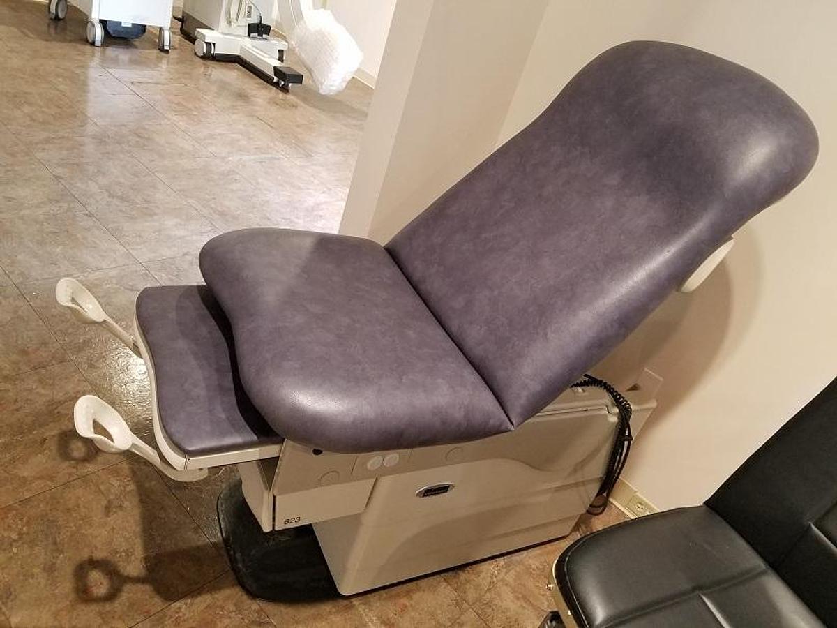Used Midmark 623 Power Exam Table