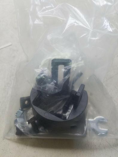 Banner EZA-MBK-12, 71756, EZ Screen Accessory STD CTR - NEW