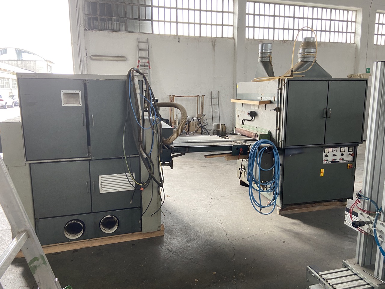 Usato Linea di levigatura calibratura superiore e inferiore, marca Sandingmaster da mm. 900 ( SCSO 3 1100 + SCSB3 900 )