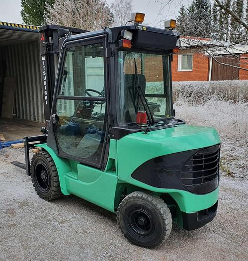 Used 2000 Mitsubishi  Diesel Forklift Mitsubishi FD30K