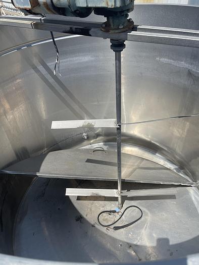 Used 600 Gallon Vertical Stainless steel Tank