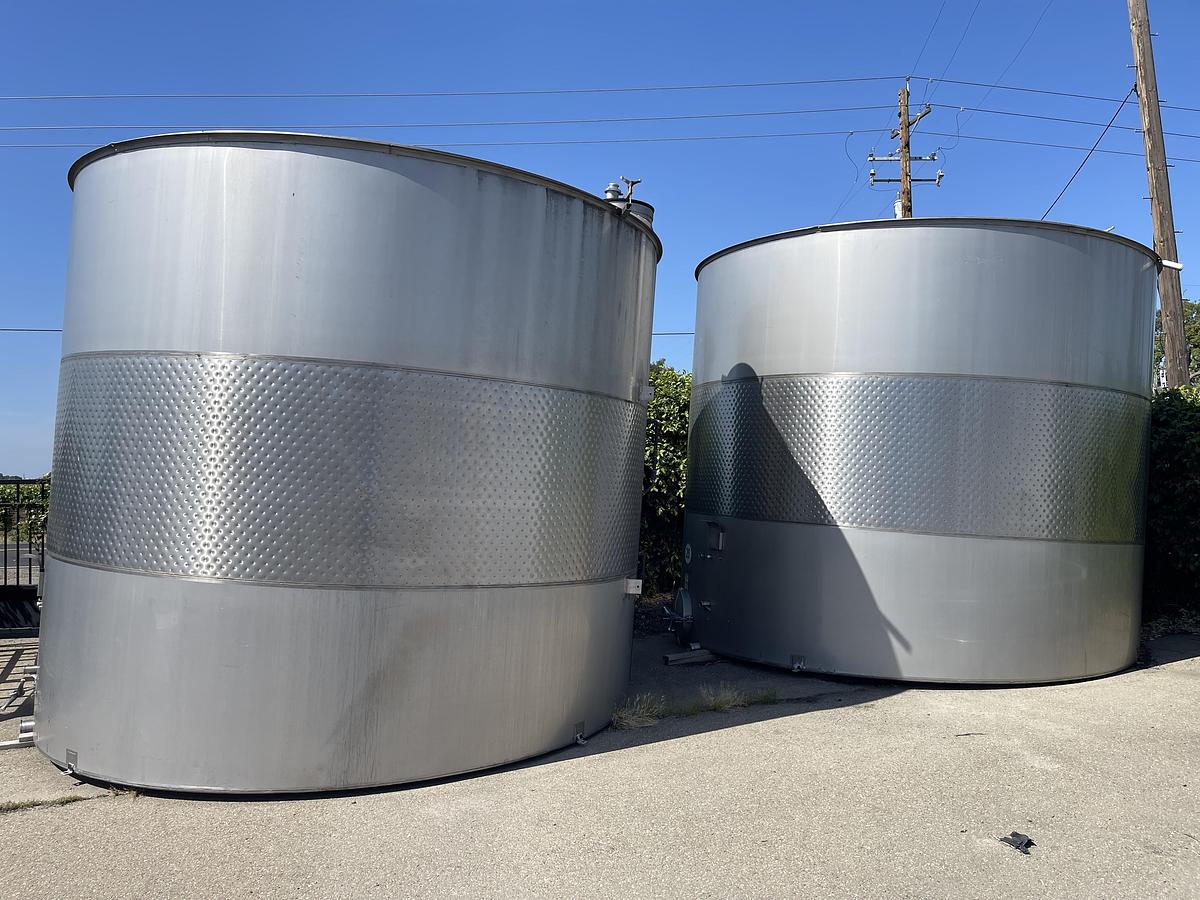 Used 13,360 Gallon Mueller Vertical Stainless Steel Wine Tank