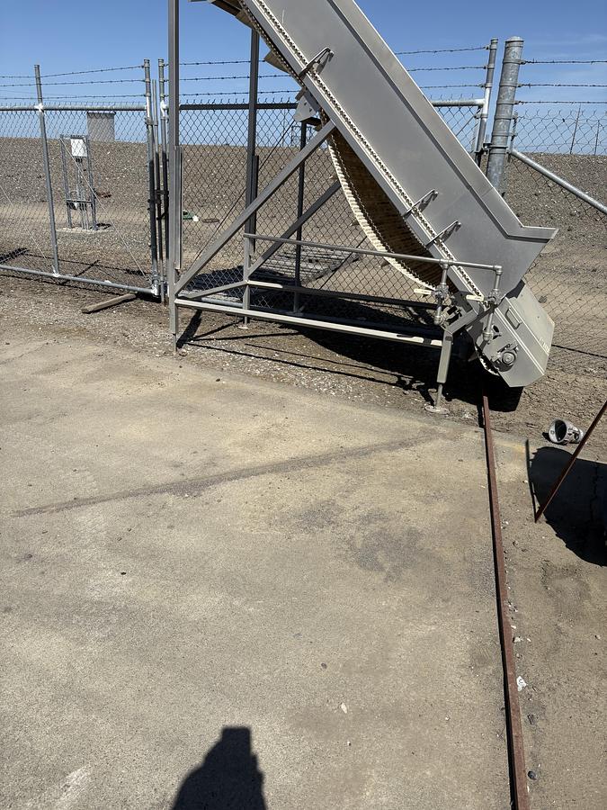 Used HMI Flighted Elevator 40" Wide x 12' Long