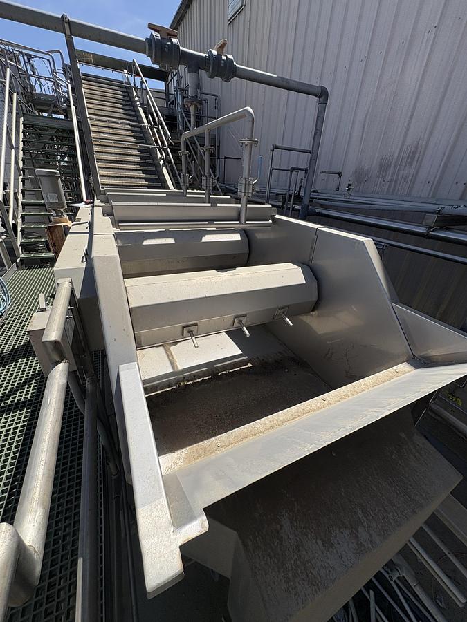 Used Heat & Control Dunk Wash Tank with Product Elevator