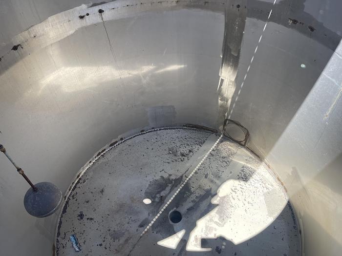 Used 1200 Gallon Vertical Stainless Steel Tank