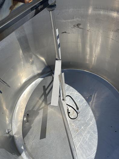 Used 600 Gallon Vertical Stainless steel Tank