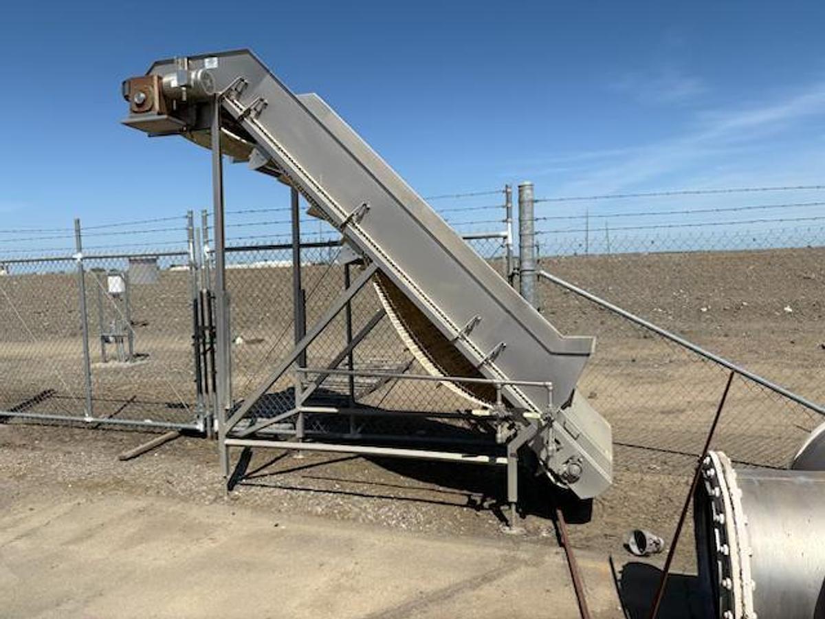 Used HMI Flighted Elevator 40" Wide x 12' Long