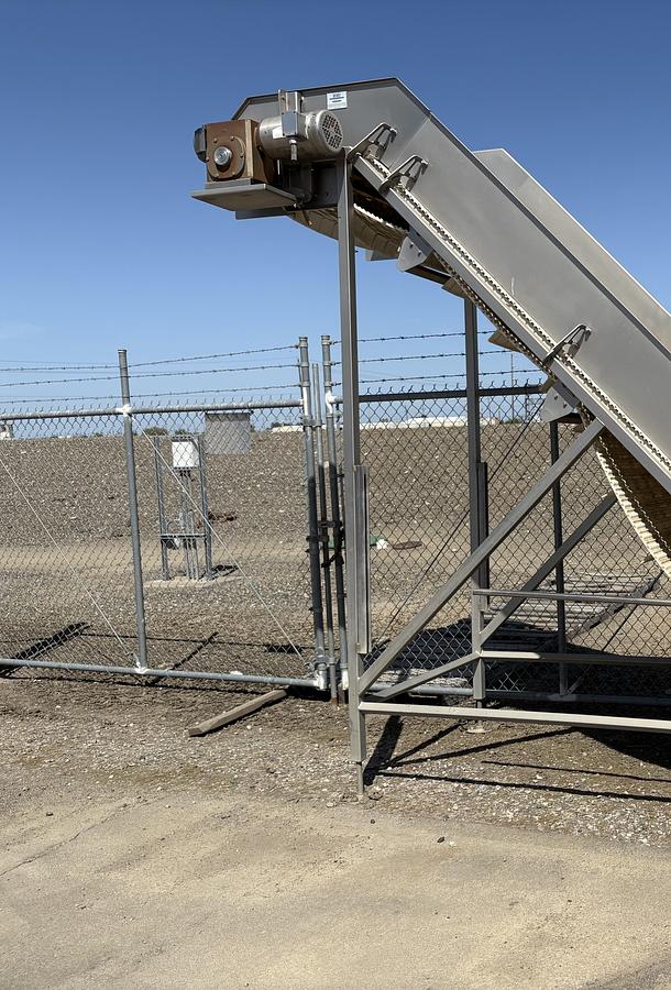 Used HMI Flighted Elevator 40" Wide x 12' Long