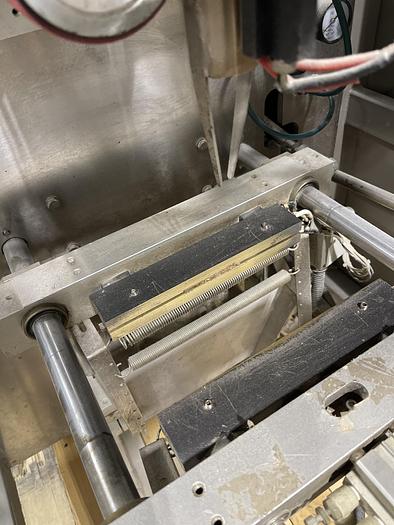 Used Vertical Form Fill & Seal Bagger
