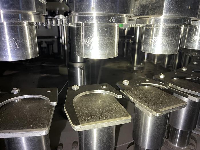 Used 2008 Zacmi -40 External Valve Vacuum Filler