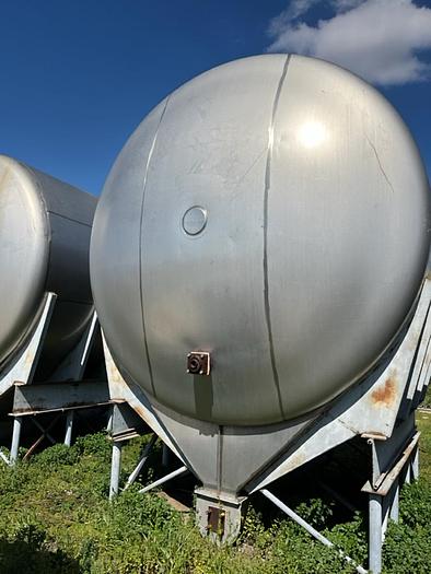 Used 8,000 Gallon DeLaval Horizontal Storage Tank with Bottom Auger