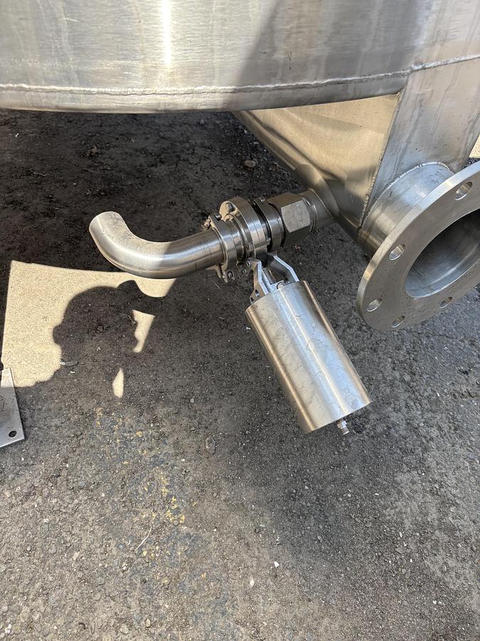 Used Highland Equipment 1,400 Gallon Stainless Steel Vertical Mixing Tank