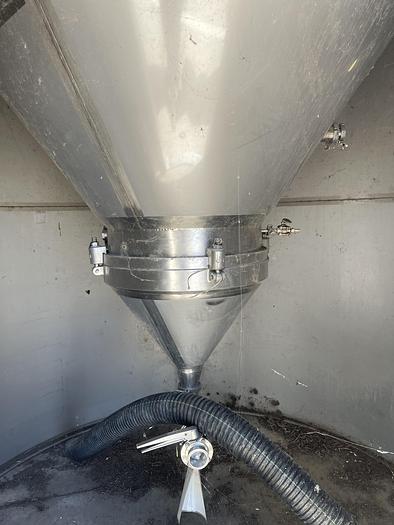 Used DCI 4,200 Gallon Vertical Stainless Steel Tank