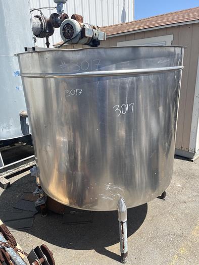 Used 600 Gallon Vertical Stainless steel Tank