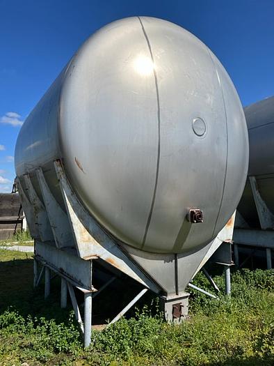 Used 8,000 Gallon DeLaval Horizontal Storage Tank with Bottom Auger
