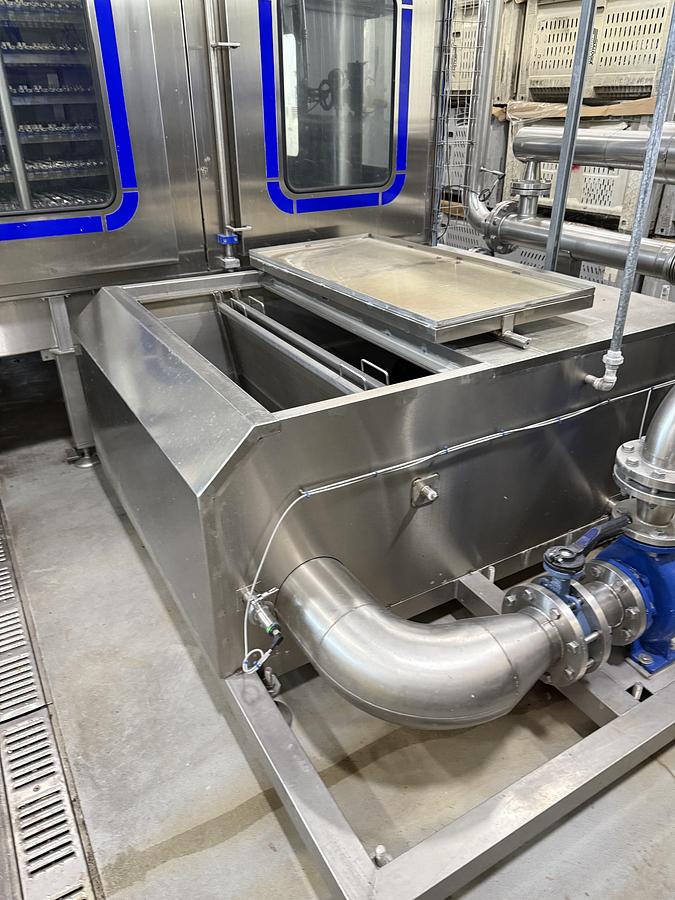 Used Navatta Complete Hot Fill Cup line