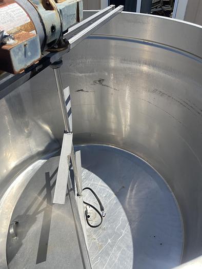 Used 600 Gallon Vertical Stainless steel Tank