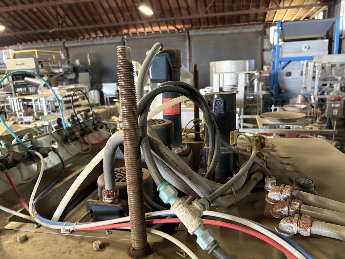 Used Pack West Auto 200 Cap Torquer