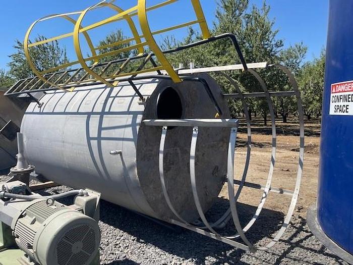 Used 2,000 Gallon Vertical Stainless Steel Tank