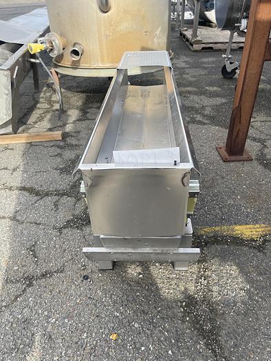 Used Best Tomra Stainless Steel Vibratory Shaker Pan
