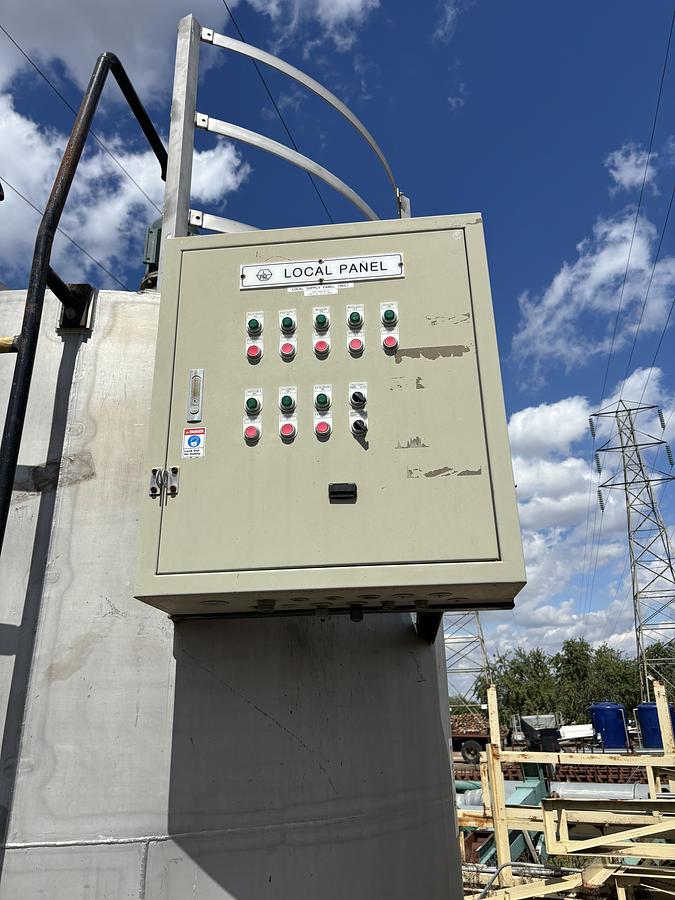 Used 2,000 Gallon Vertical Stainless Steel Tank  Mixing Tank with Top Agitation