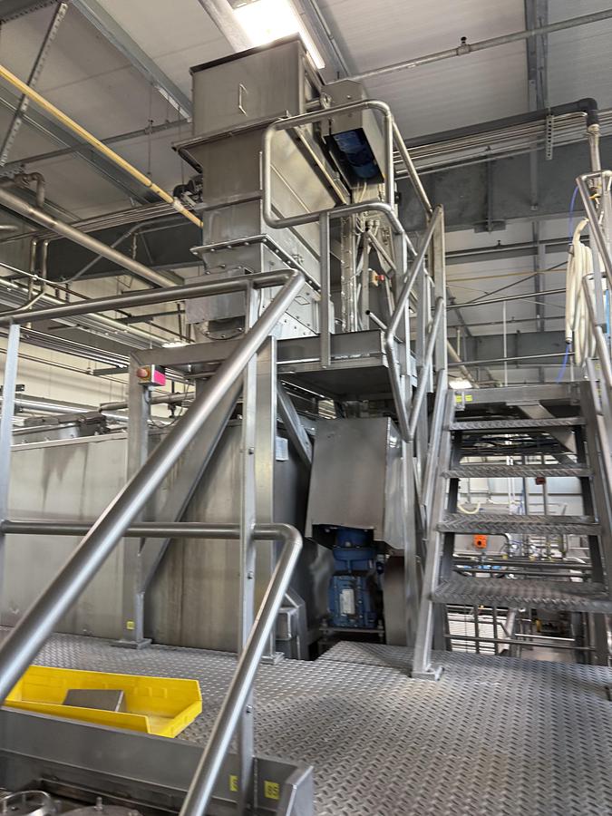 Used Navatta Complete Hot Fill Cup line