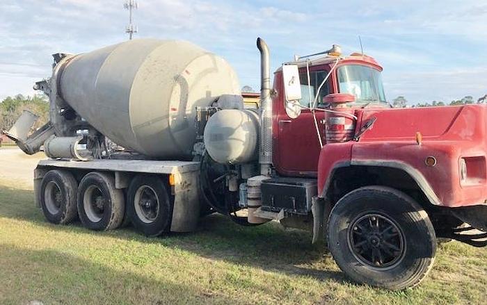 Used 1998 & 1999 Mack Rear Discharge Mixer Trucks