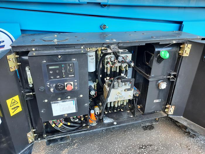 Used 2017 Genie GS3369RT