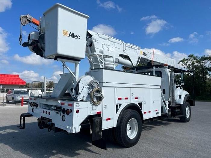 Used Altec AM55-E 60ft Over-Center Bucket Boom on 2009 International 7400 4x4 Utility Truck - C96023
