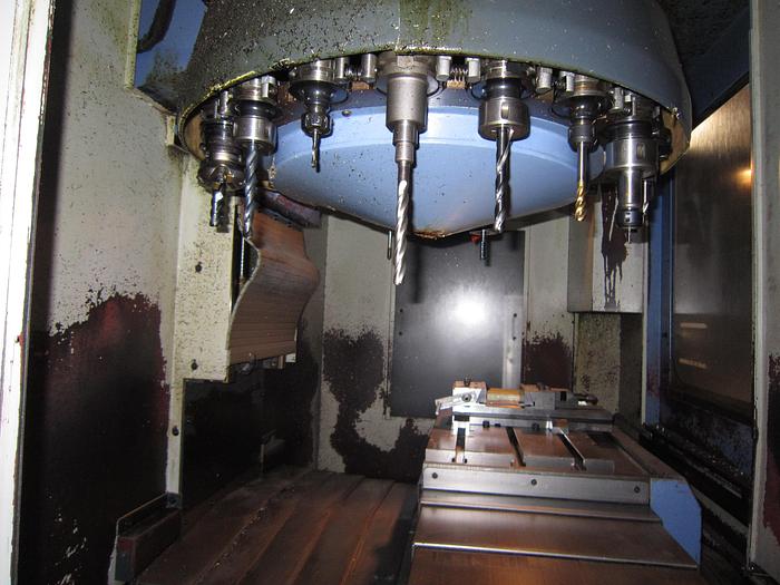 Used BRUGT VERTIKALT BEARBEJDNINGSCENTER FABRIKAT LEADWELL, MODEL V-25