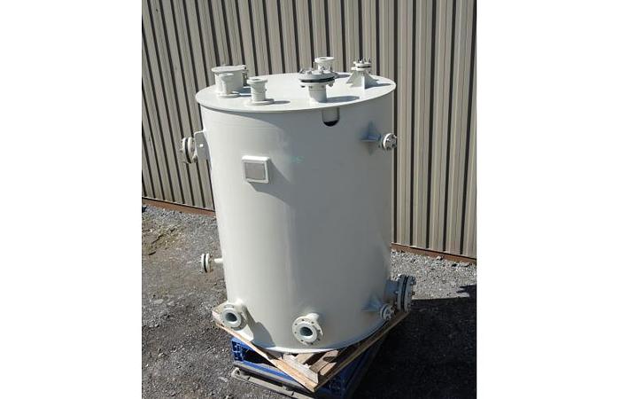 D'occasion USED 600 GALLON TANK, POLYPROPYLENE