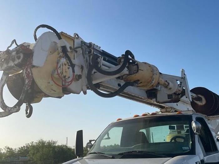 Used 2005 CHEVROLET TRUCK / ALTEC AUGER AND LIFT TRUCK