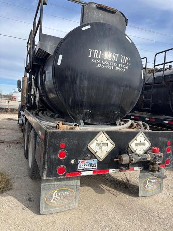 Used 2012 ENERFAB Acid truck