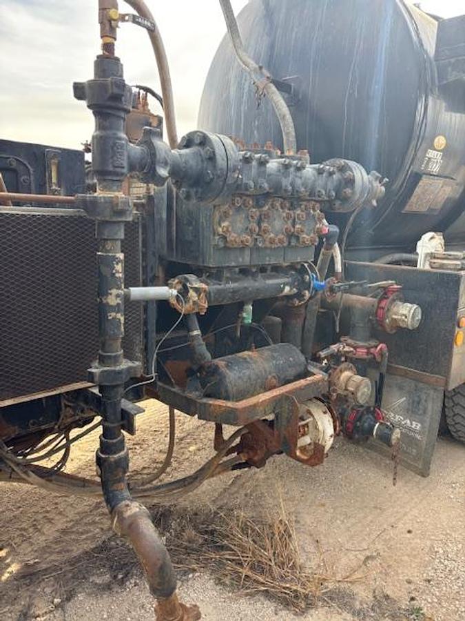 Used 1998 ENERFAB Acid truck