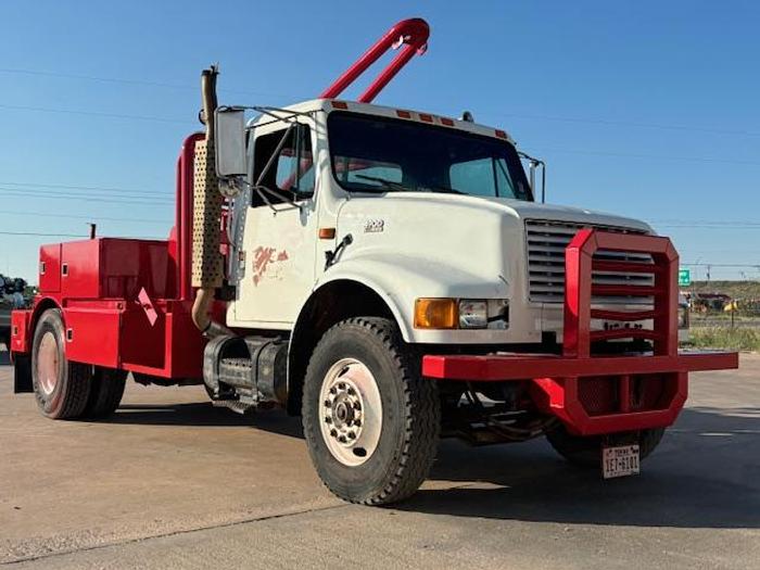 Used 1990 International 4900 Winch Truck
