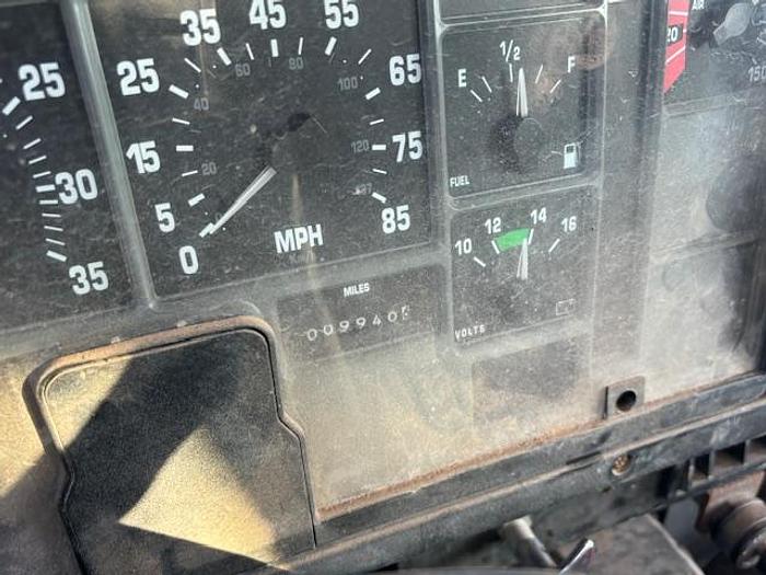 Used 1990 International 4900 Winch Truck