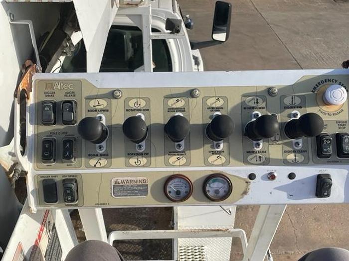 Used 2005 CHEVROLET TRUCK / ALTEC AUGER AND LIFT TRUCK