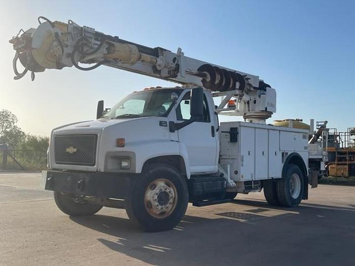 Used 2005 CHEVROLET TRUCK / ALTEC AUGER AND LIFT TRUCK